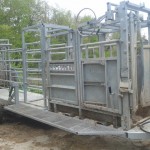 Cattle handling mobile system